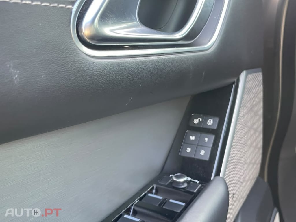 Land Rover Velar R-Dynamic