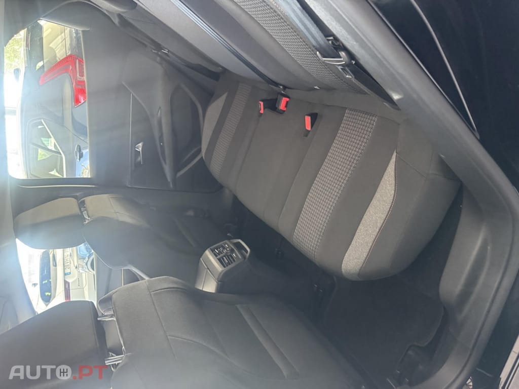 Peugeot 3008 1.5 BlueHDi Active