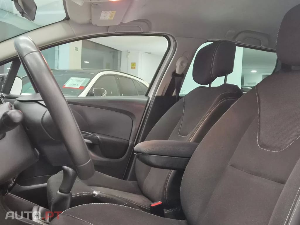 Renault Clio Sport Tourer 1.5 DCi BUSINESS — fotografia 12