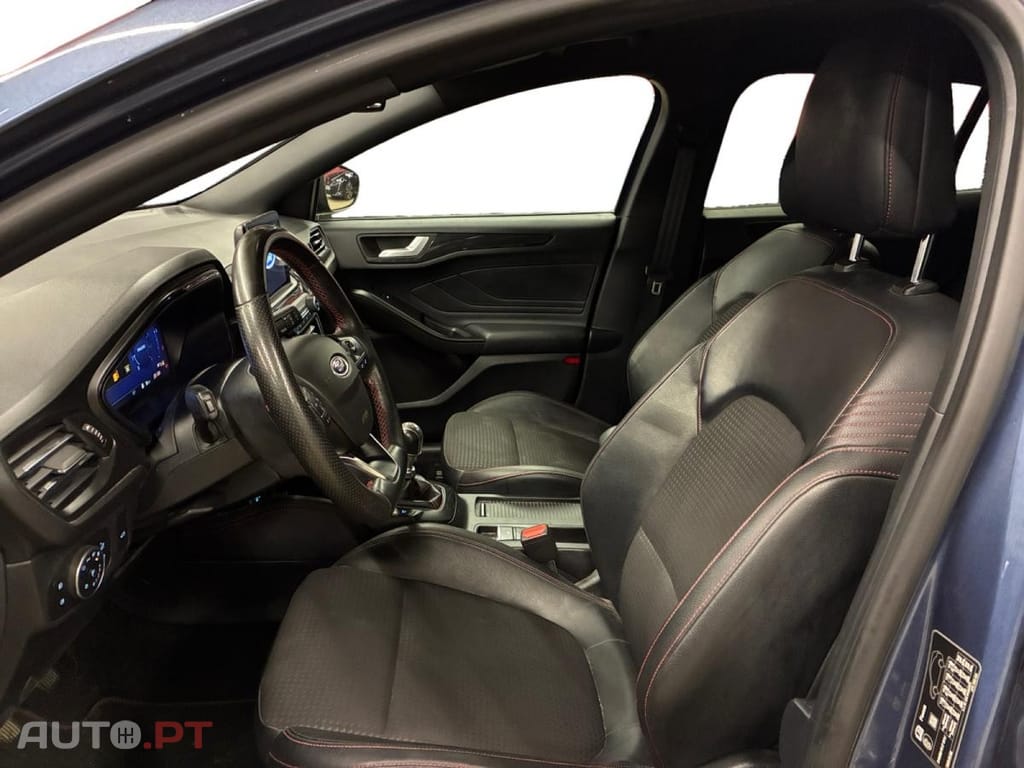 Ford Focus SW 1.0 EcoBoost ST-Line X