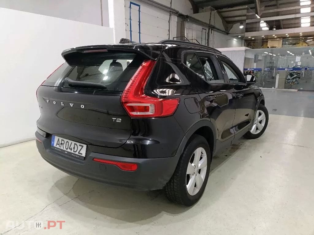 Volvo XC40 1.5 T2 Momentum Core