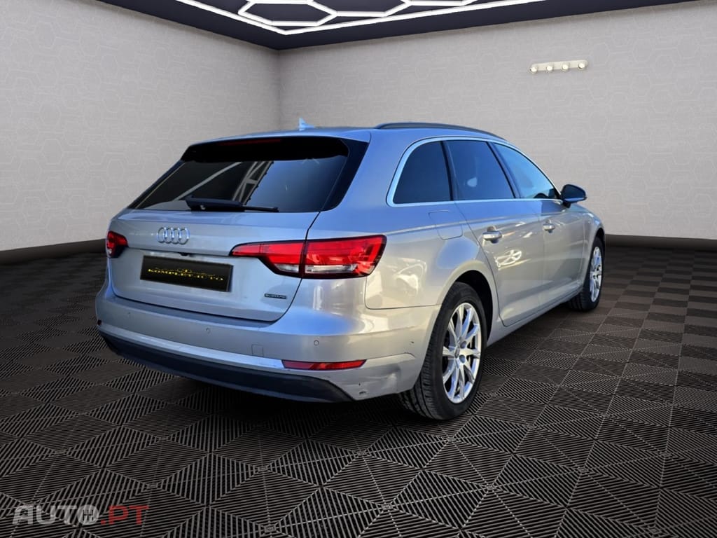 Audi A4 Avant 2.0 TDI DPF clean diesel quattro S tronic Attraction