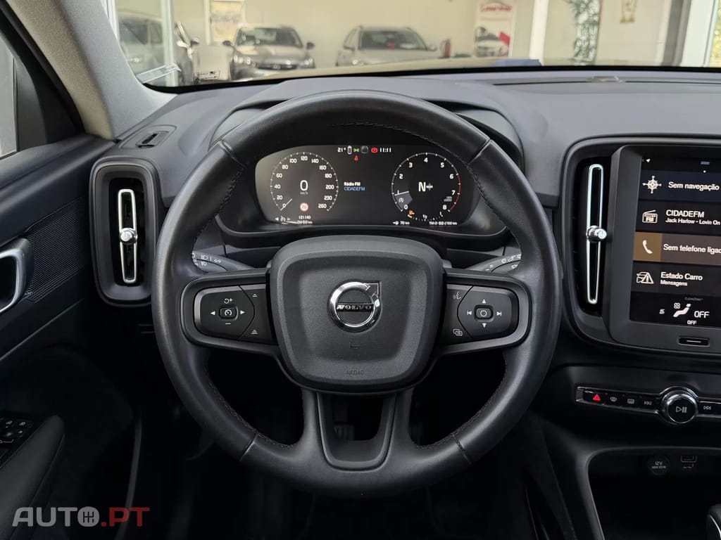Volvo XC 40 1.5 T2 Momentum Core — fotografia 6