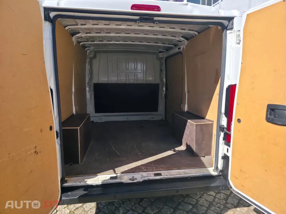 Peugeot Boxer Outro