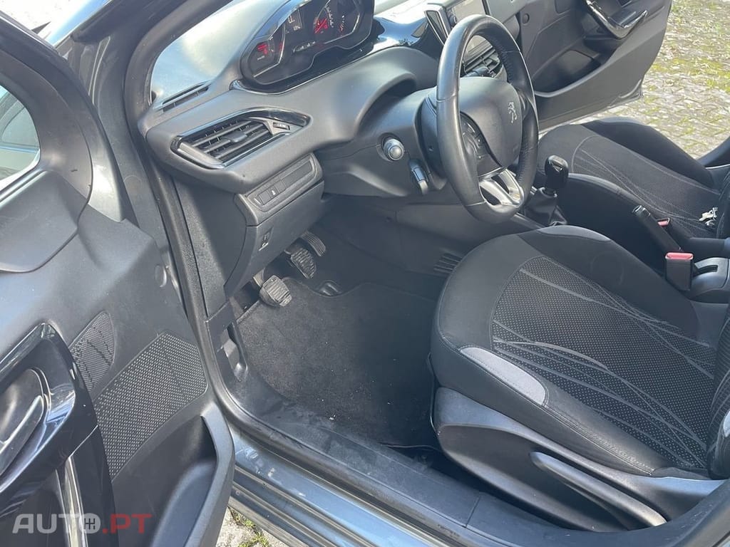 Peugeot 208 1.2 VTi Active