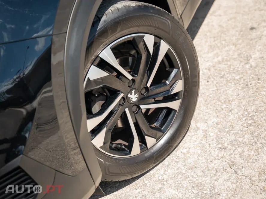 Peugeot 2008 1.5 BlueHDi Allure Pack