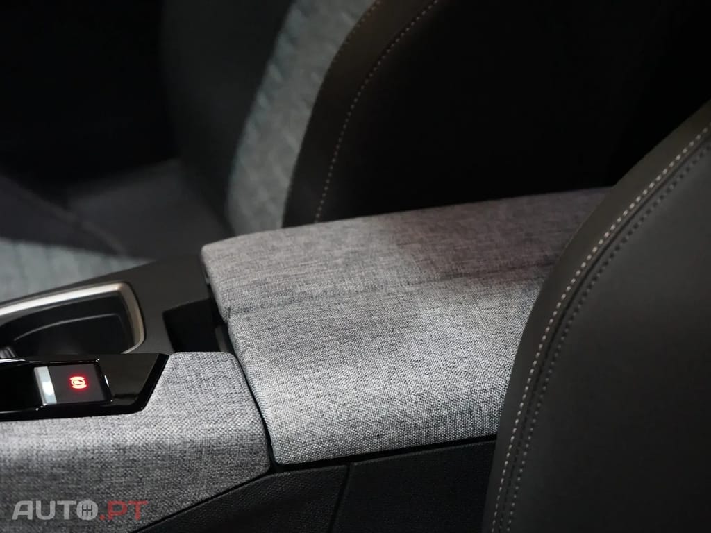 Peugeot 3008 1.2 Hybrid Allure e-DCS6