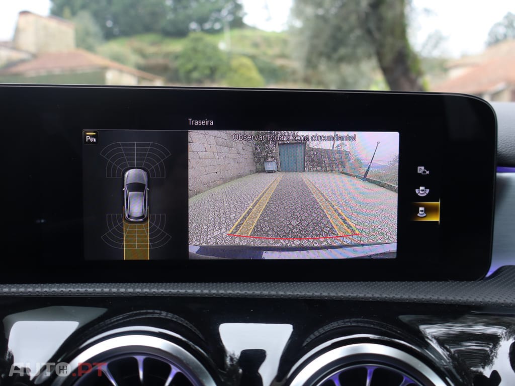 Mercedes-Benz A 250 e AMG Line