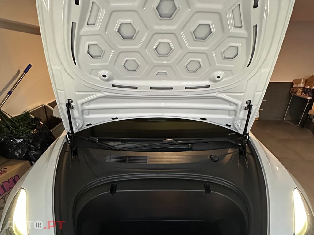 Tesla Model 3 RWD