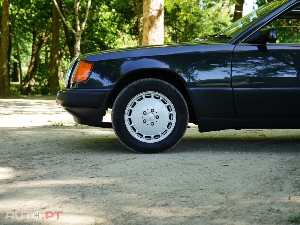 Mercedes-Benz 230 CE w124