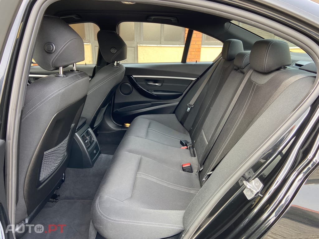 BMW 330 e iPerformace Line Sport Auto