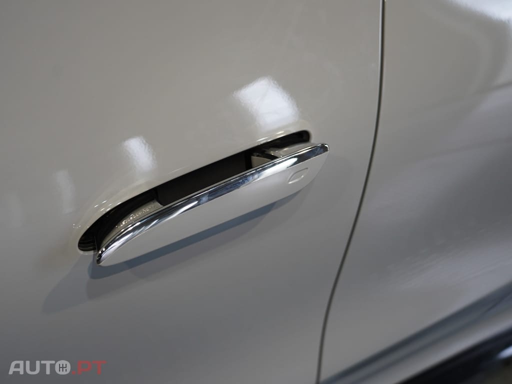 Mercedes-Benz CLA 250 com tecnologia EQ