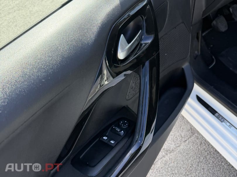 Peugeot 208 1.6 e-HDi Active