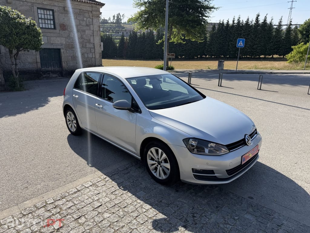 Volkswagen Golf 1.6 TDi Confortline DSG