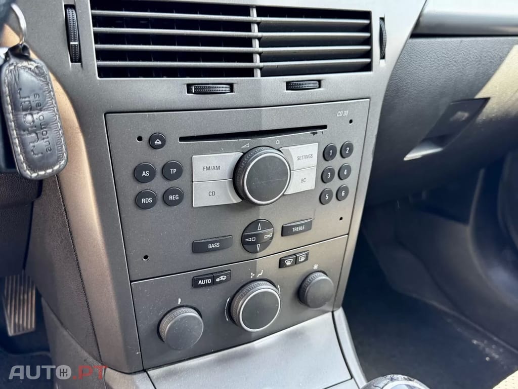 Opel Astra Caravan 1.3 CDTi Enjoy — fotografia 10