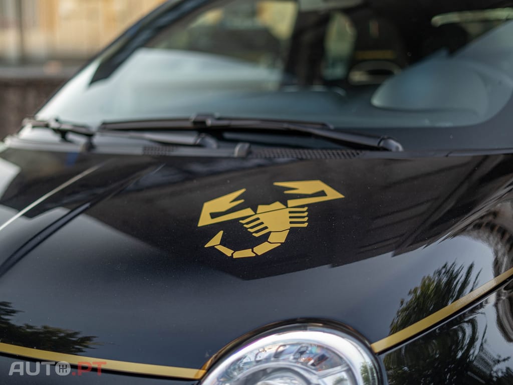 Abarth 595C 1.4 T-Jet Scorpioneoro