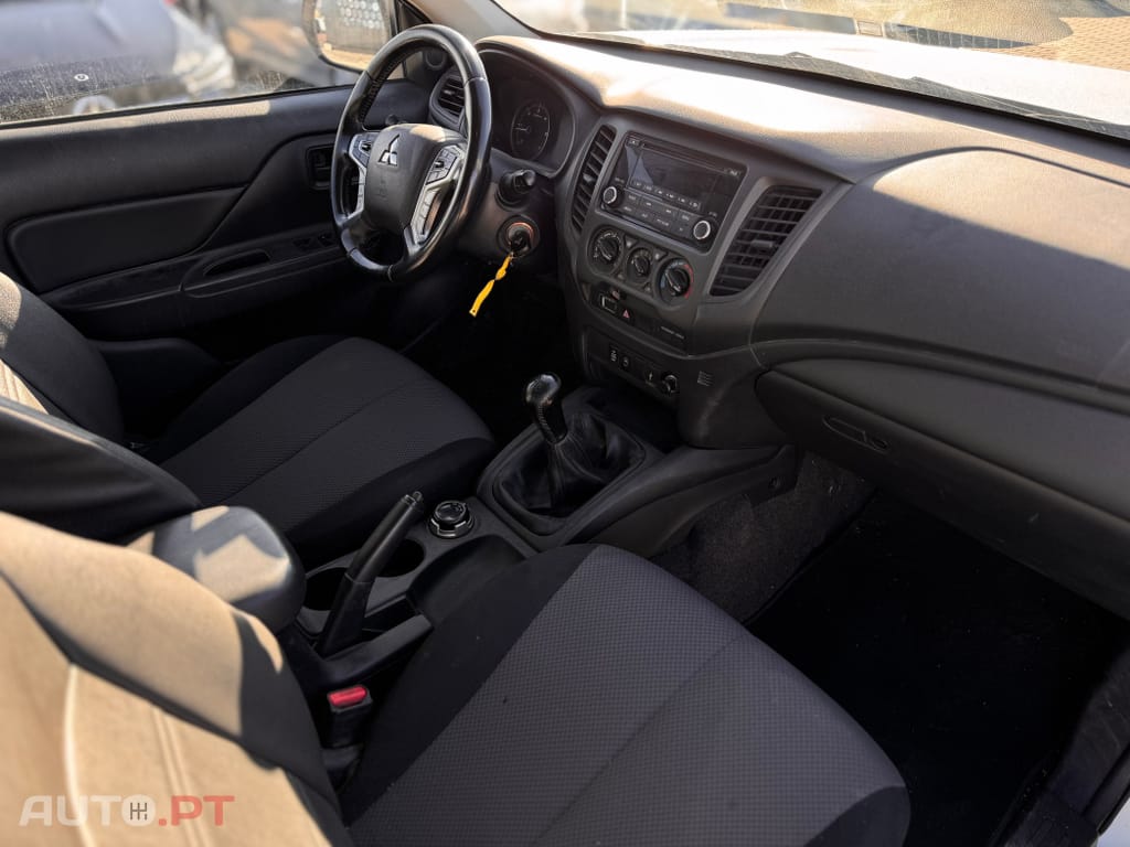 Mitsubishi L200 2.3 DI-D CD Invite 4WD