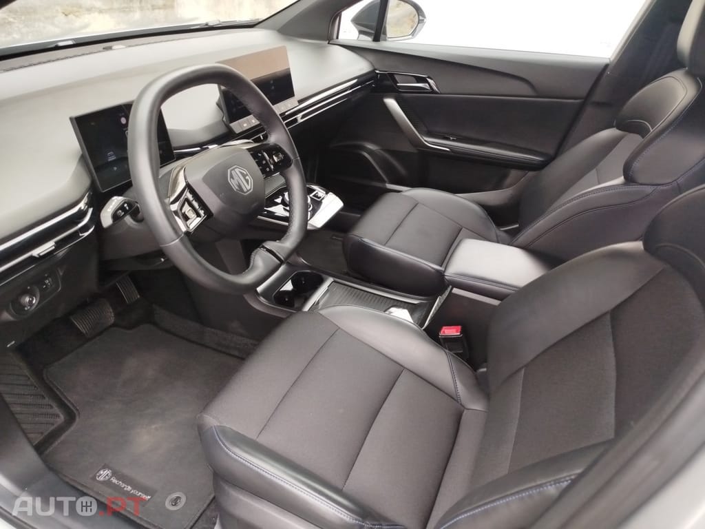 MG MG4 64 kWh Luxury