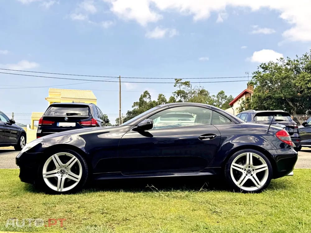 Mercedes-Benz SLK 200 Outro