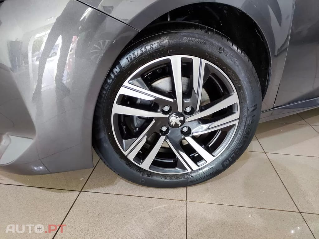 Peugeot 208 PureTech 100 Style