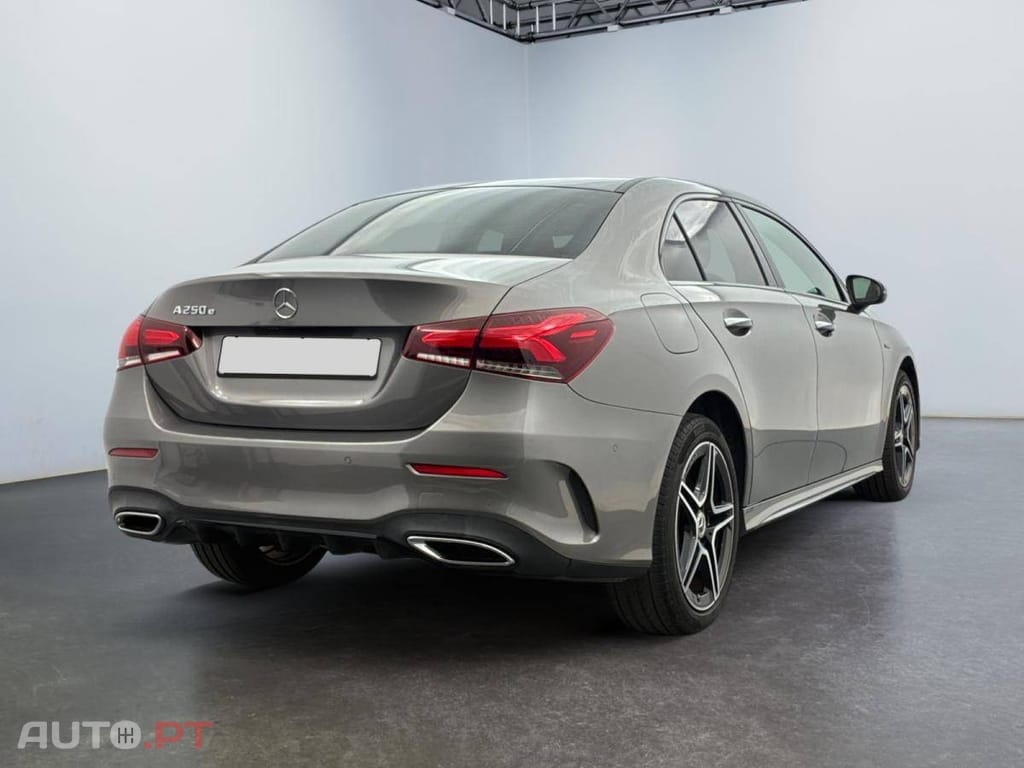 Mercedes-Benz A 250 e AMG Line