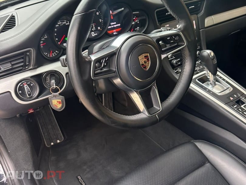 Porsche 911 Carrera 4 PDK