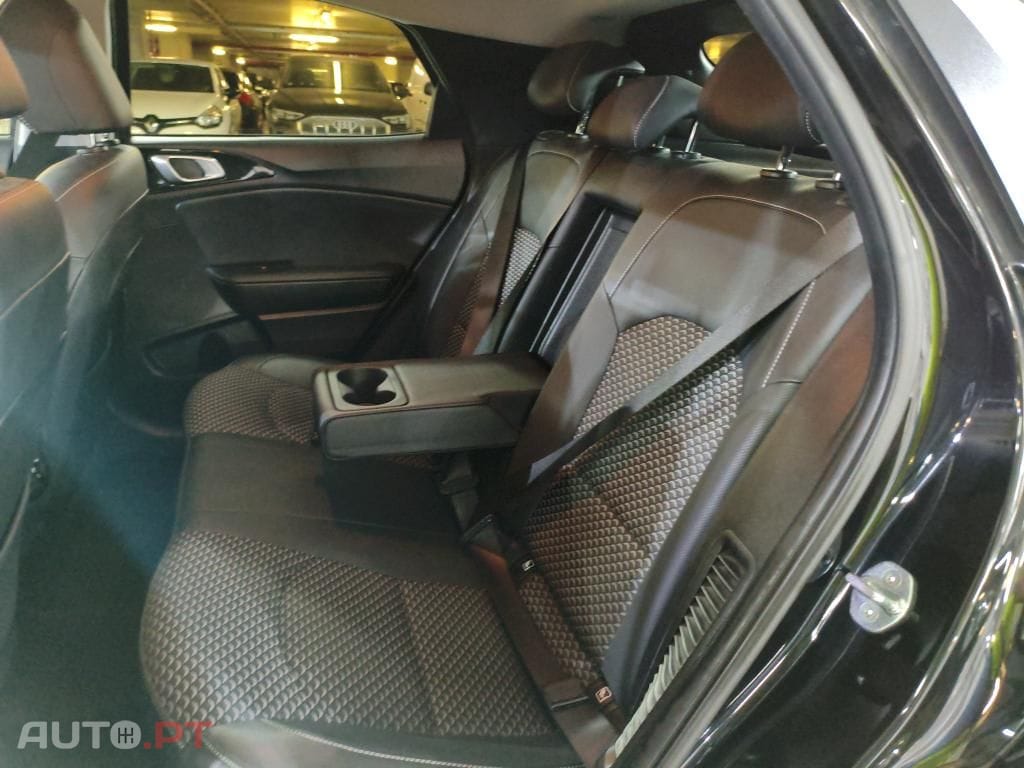 Kia Xceed 1.6 GDi PHEV Drive