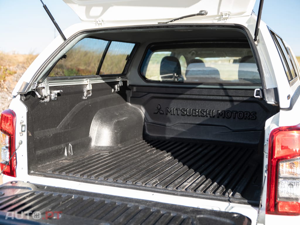 Mitsubishi L200 2.3 DI-D Space Cab Invite 4WD