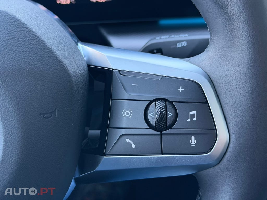 BMW iX2 eDrive20 Pack Desportivo M Pro