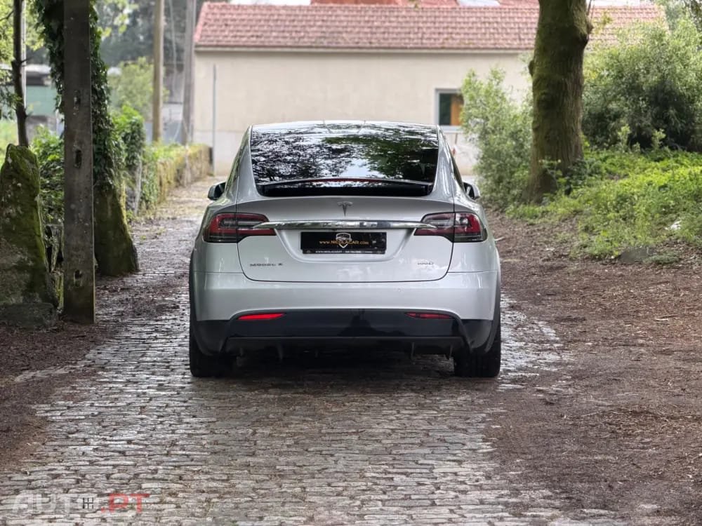 Tesla Model X 100D