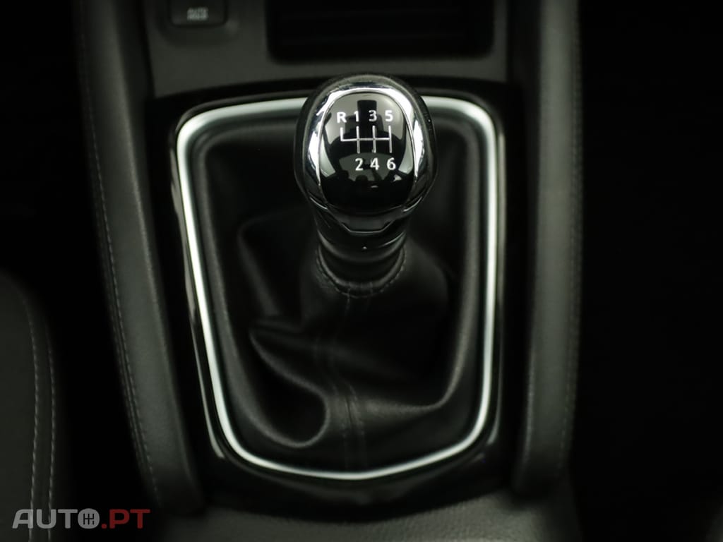 Nissan Qashqai Qashqai 1.3 DIG-T N-Connecta J18