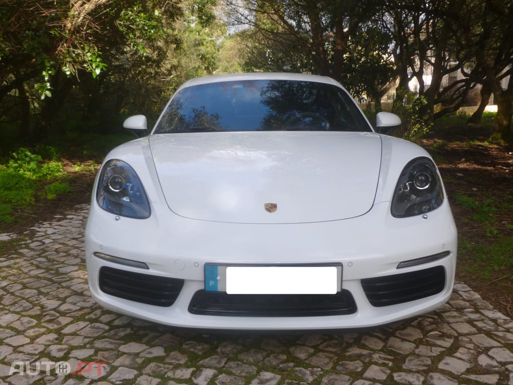 Porsche Cayman 718 2.0