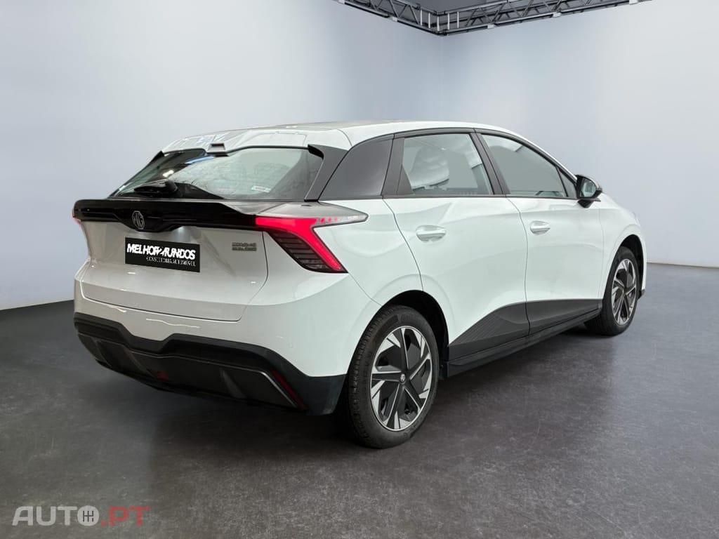 MG MG4 EV Standard 2WD