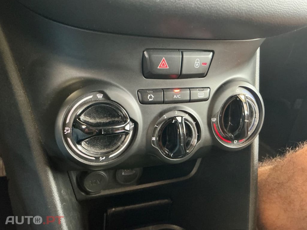Peugeot 208 1.2 PureTech Signature