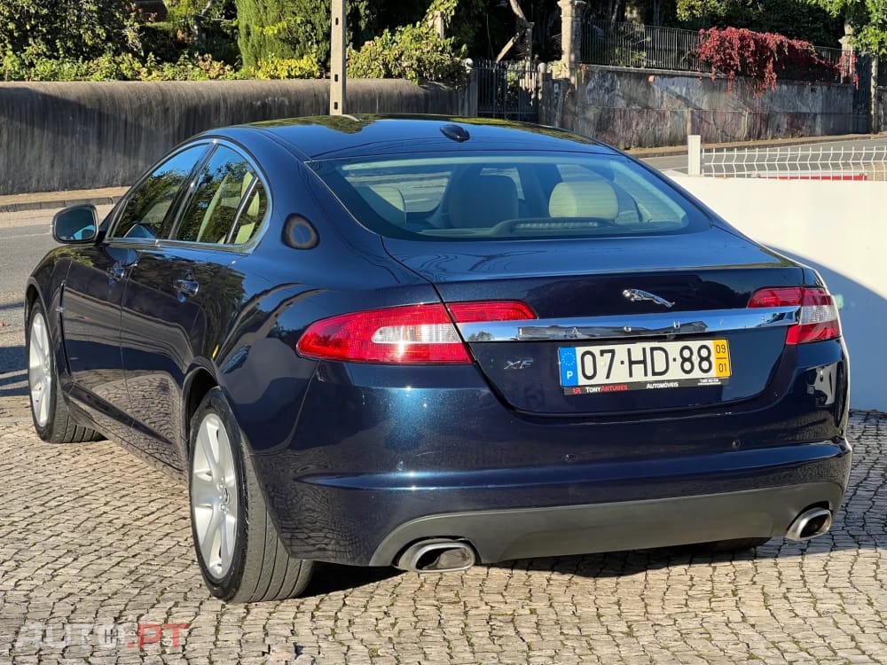 Jaguar XF 2.7 D V6 Luxury