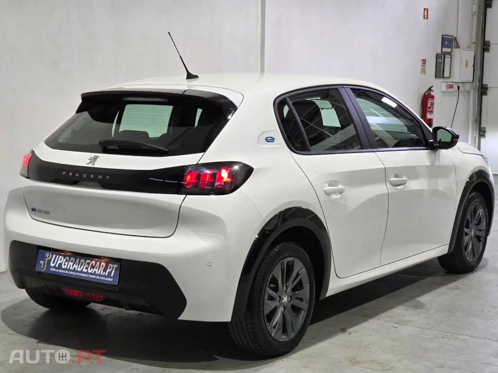 Peugeot E-208 50 kWh SE Style