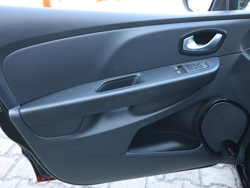 Renault Clio Sport Tourer 0.9 TCe Limited — fotografia 15