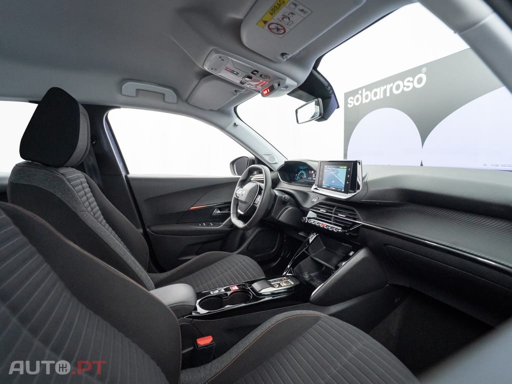 Peugeot E-2008 50 kWh Active