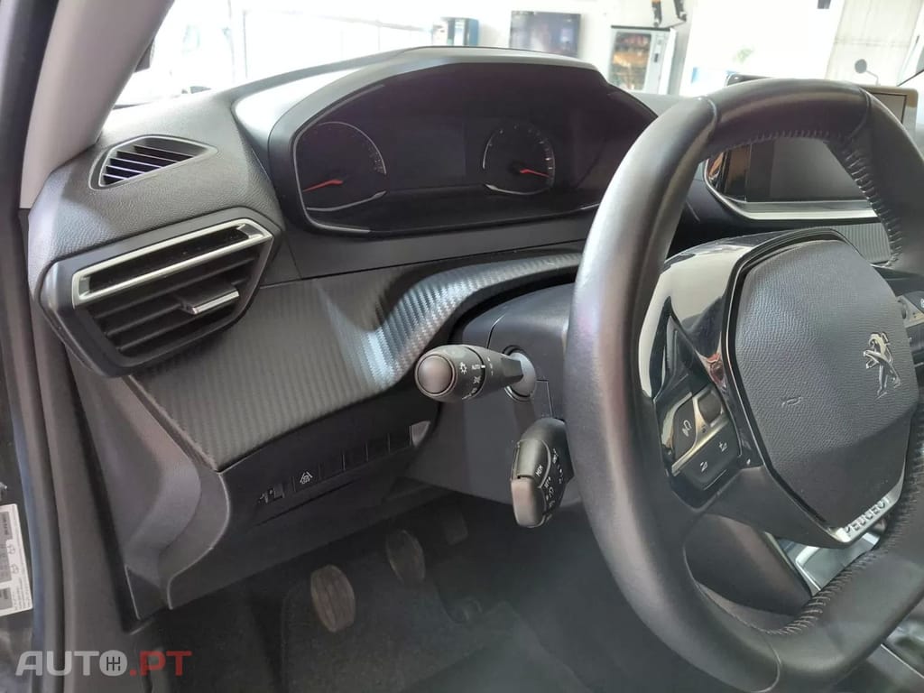 Peugeot 2008 1.2 PureTech Allure