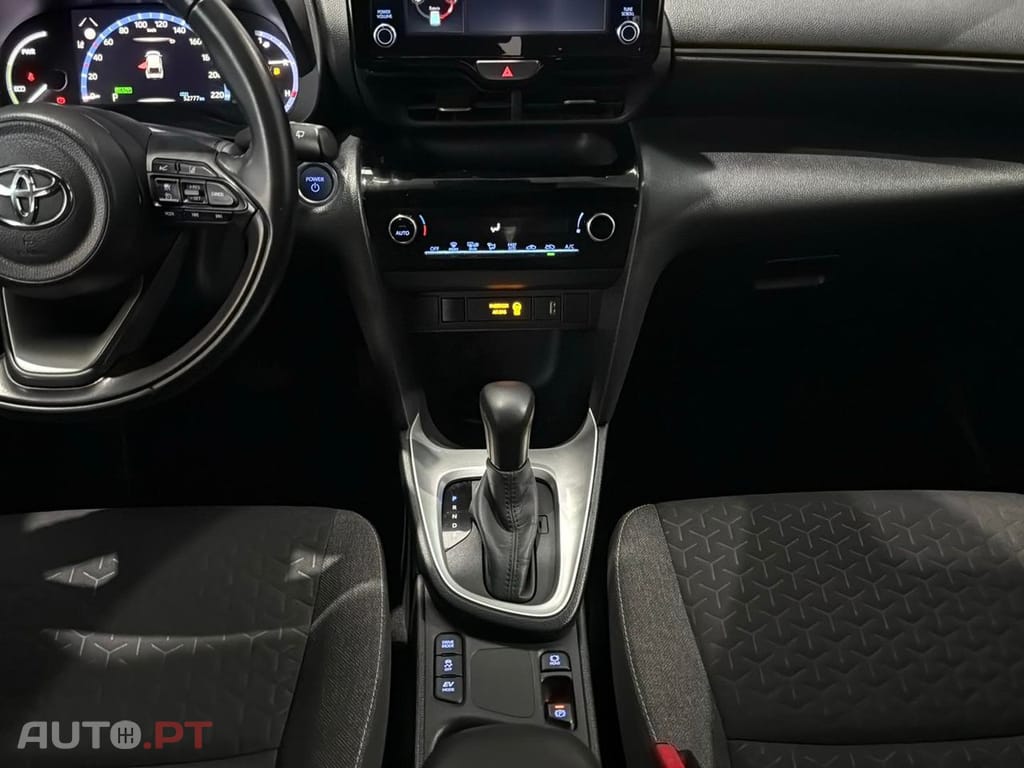 Toyota Yaris Cross 1.5 HDF Square Collection