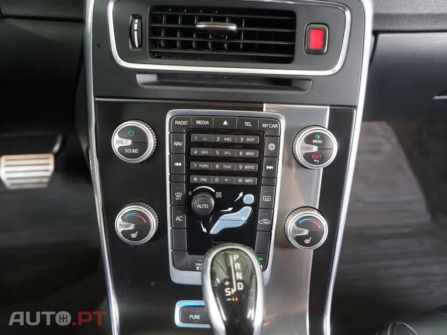 Volvo V60 2.4 D6 R-Design AWD Phev