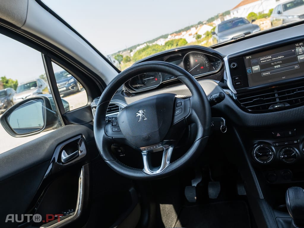Peugeot 208 1.2 PureTech Style