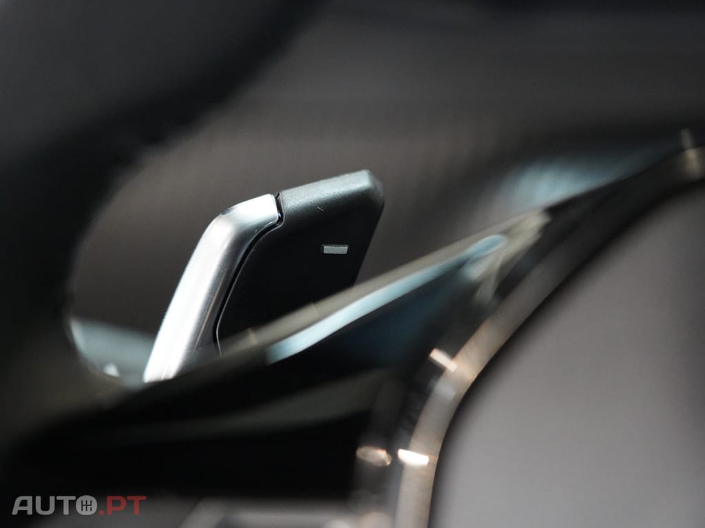 Peugeot 2008 1.2 PureTech Allure EAT8