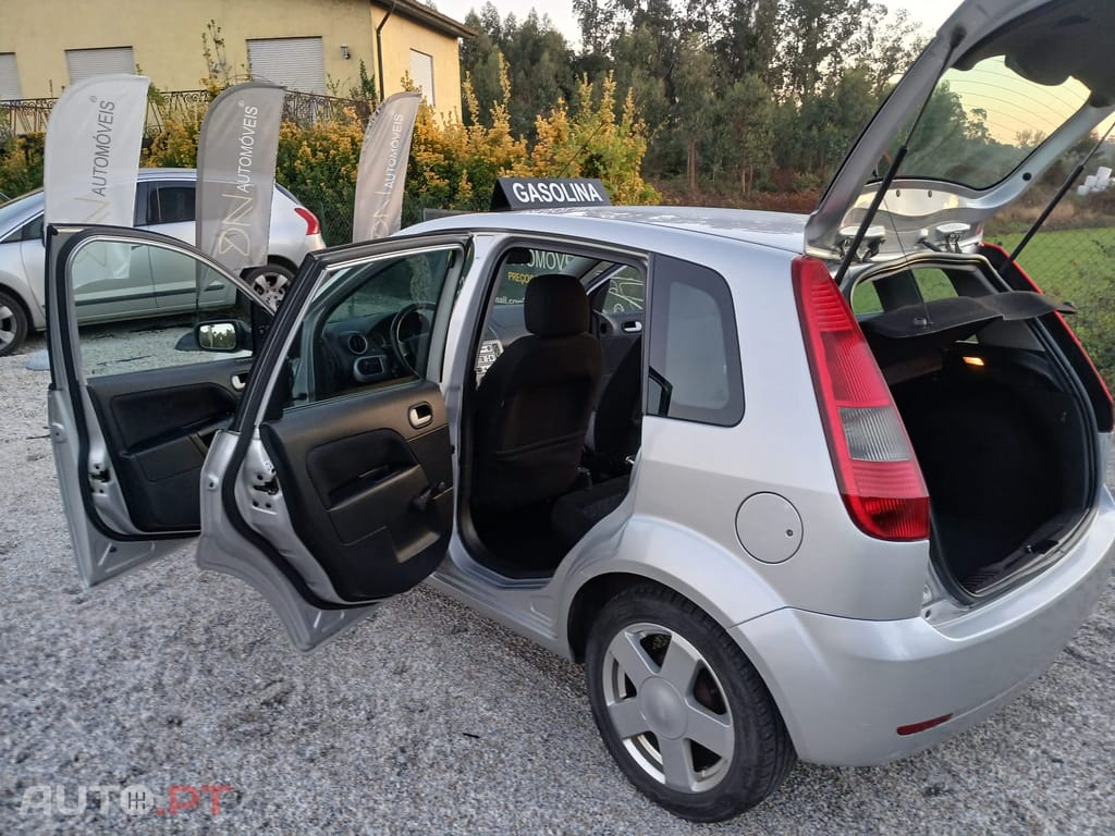 Ford Fiesta 1.25 Poucos Kms
