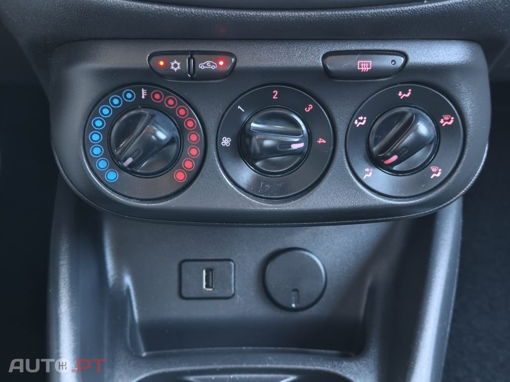 Opel Corsa 1.2 Color Edition