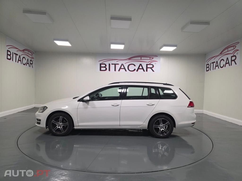 Volkswagen Golf 1.6 HDI CONFORTLINE