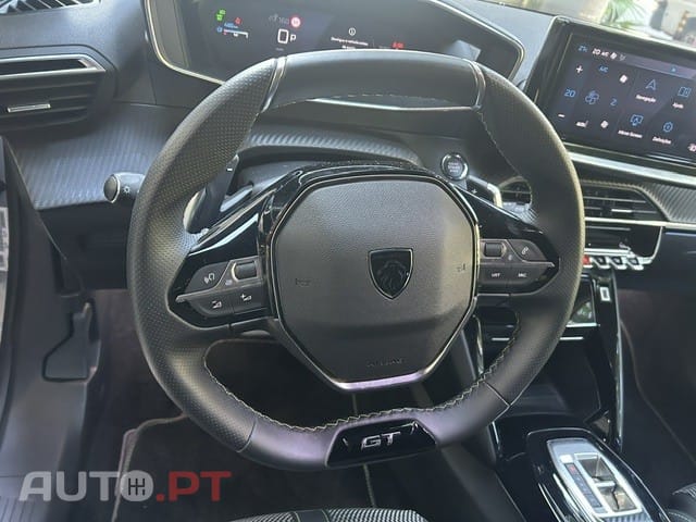 Peugeot 2008 1.2 PureTech GT EAT8 — fotografia 15