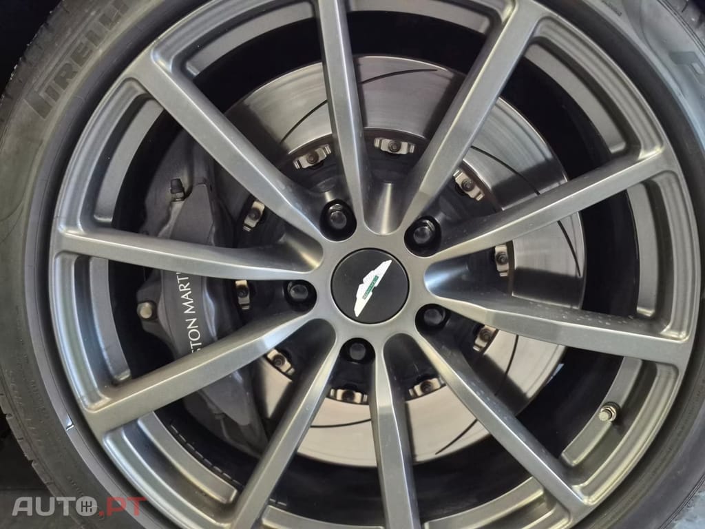 Aston Martin Vantage Roadster V8