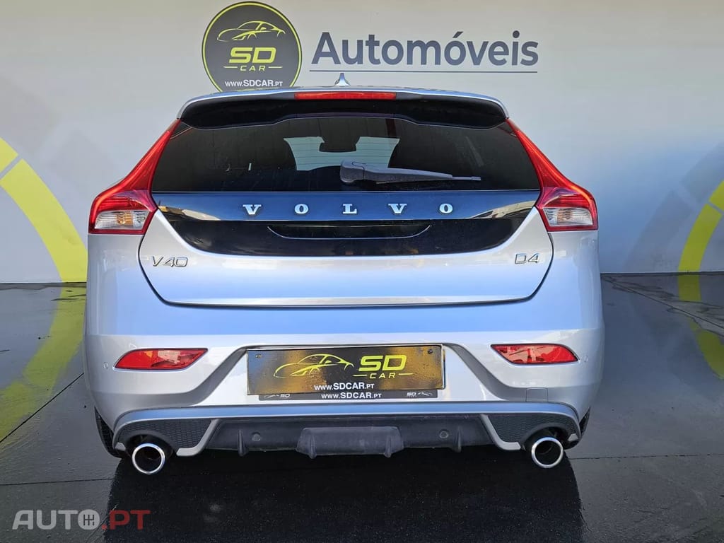 Volvo V40 2.0 D4 R-Design