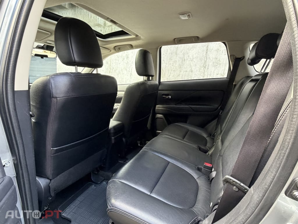 Mitsubishi Outlander 2.0 PHEV Intense Navi